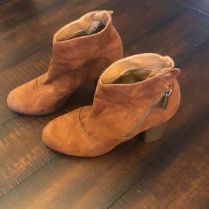 Qupid Women’s Brown Booties